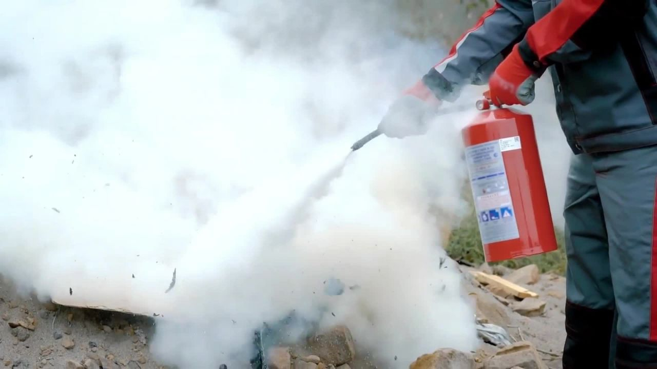 Lebensrettender Druckbehälter - Der Feuerlöscher